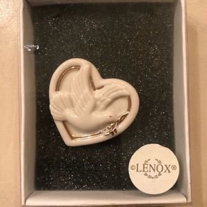 Lenox Dove brooch